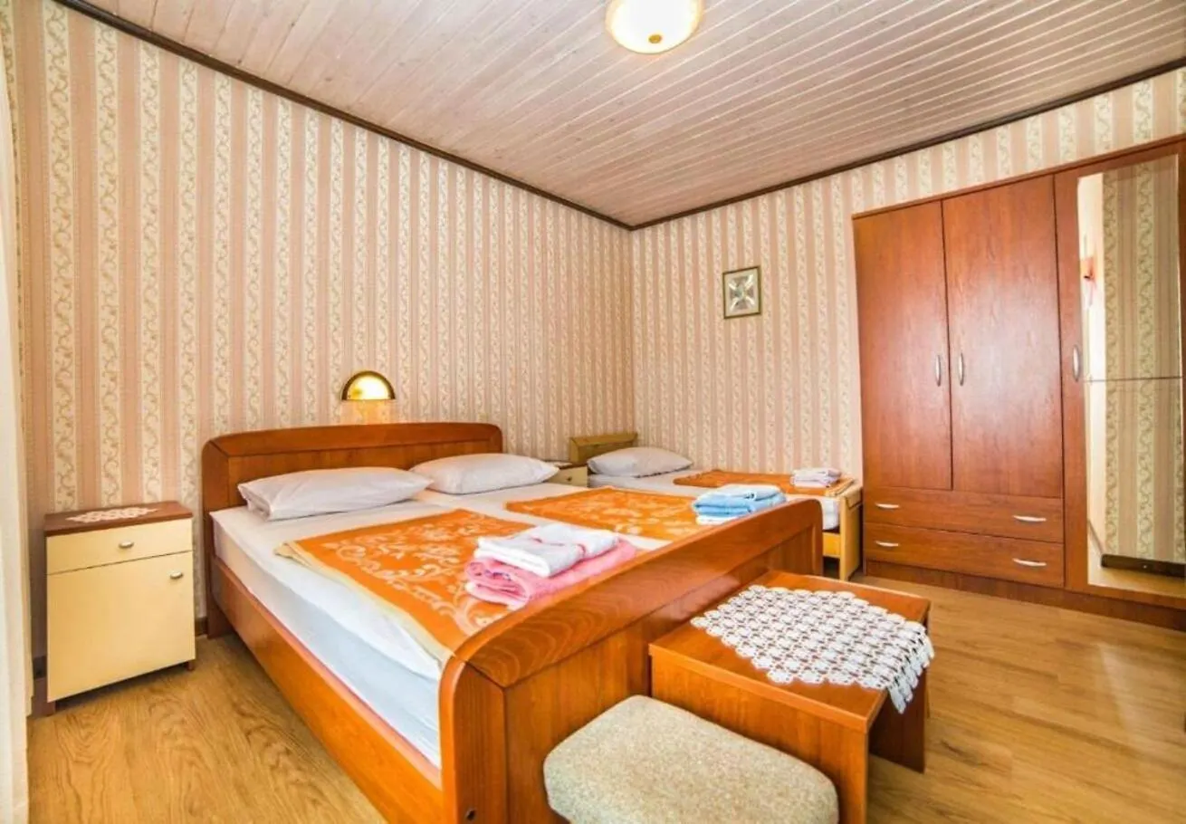 Apartments Dusa Banjol Croatia