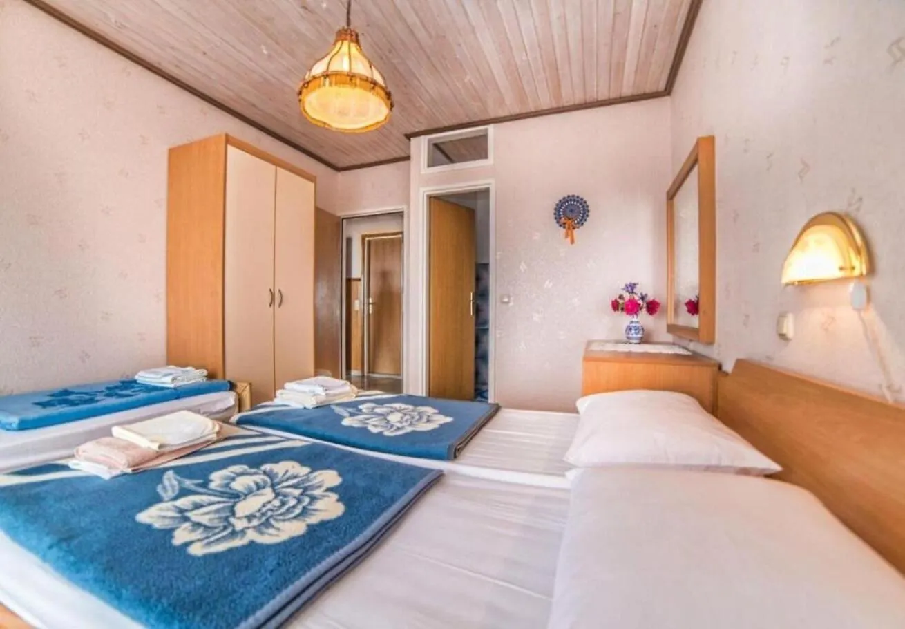 Apartments Dusa Banjol 0*,