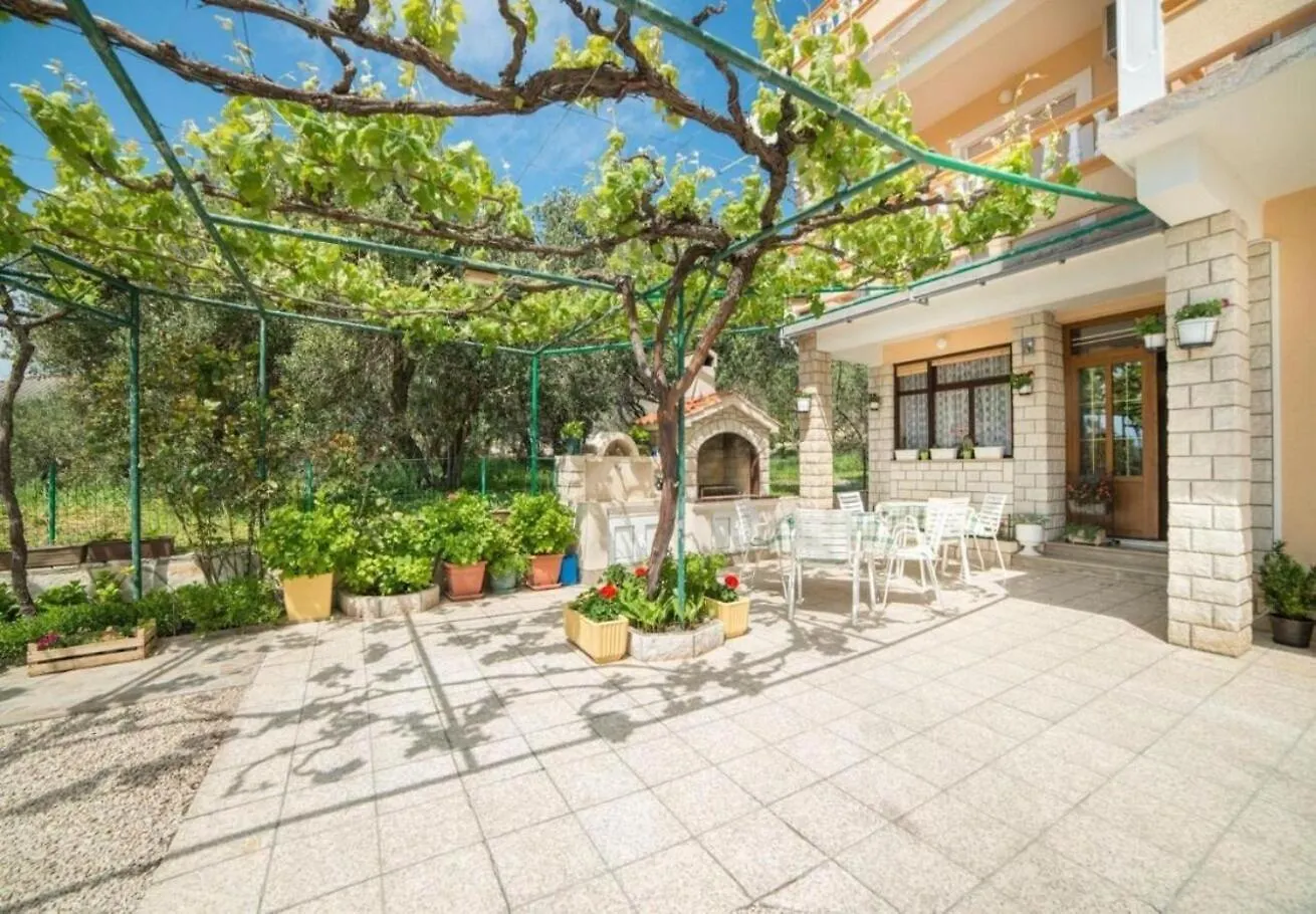 Apartments Dusa Banjol
